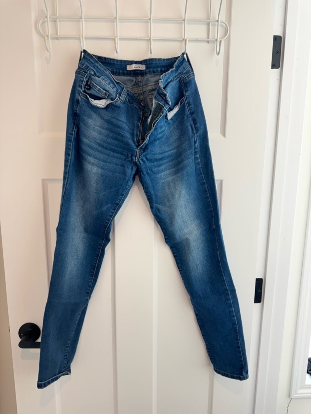 KanCan Women's Skinny Jeans - Medium Blue Wash